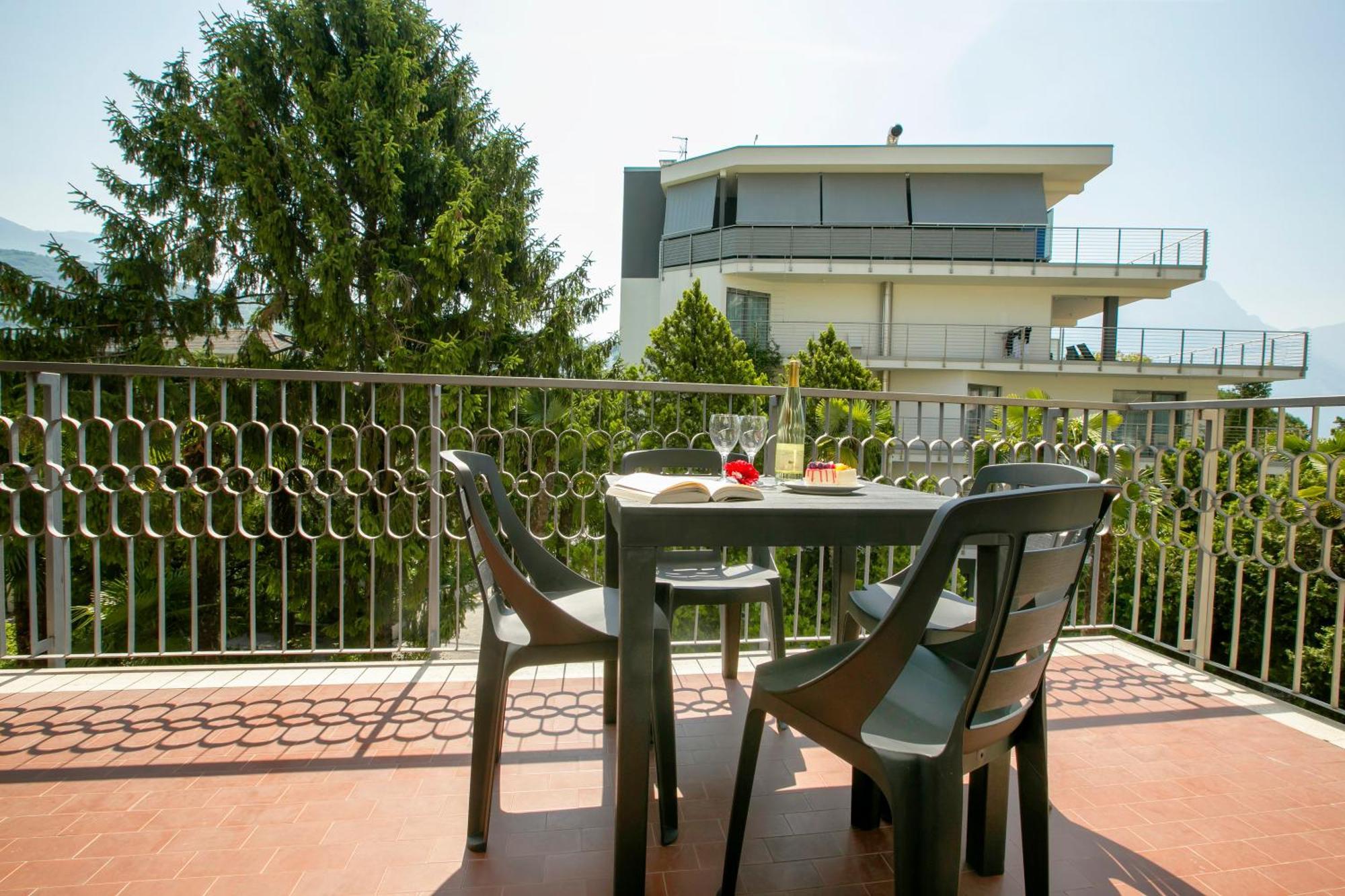 Riva Lago E Spiaggia Apartment 2 - Happy Rentals ภายนอก รูปภาพ
